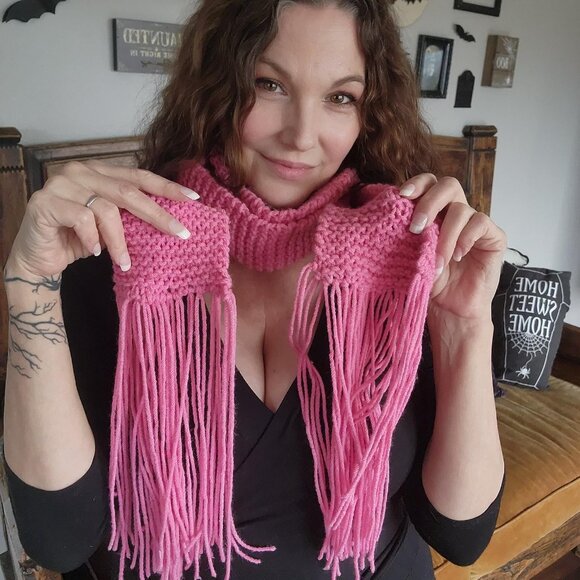 HandKnit Pink Scarf, Extra Long Yarn With Fringe, OOAK One Of A Kind - Picture 4 of 10